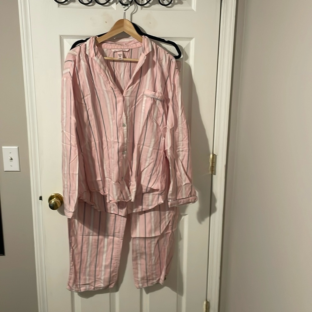 Victoria’s Secret Pajama Set